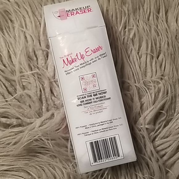 5 for $25! {New} The Original Makeup Eraser Clean White Color - Picture 2 of 4